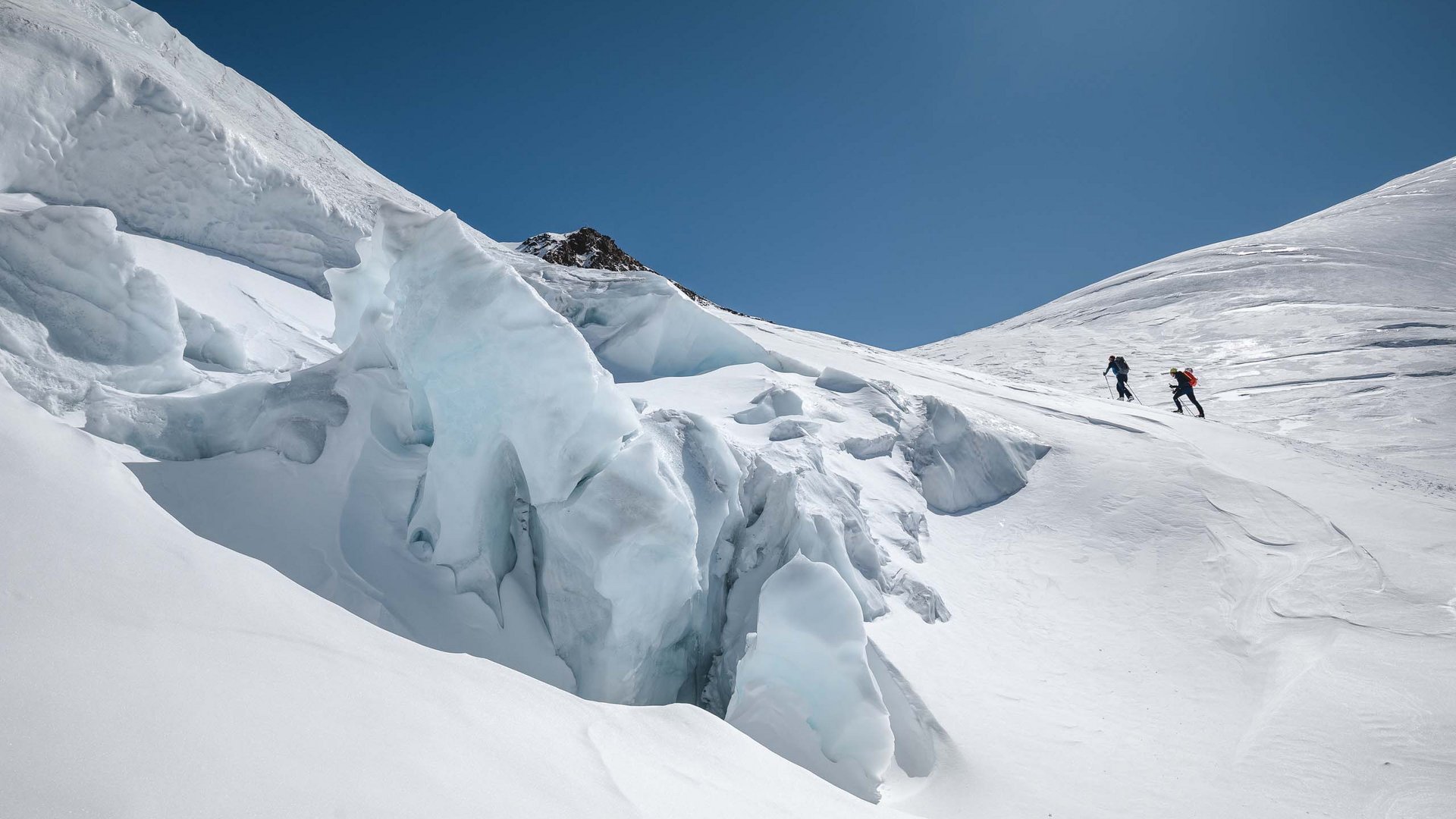 Des randonnées à skis : de l’hôtel dans les montagnes