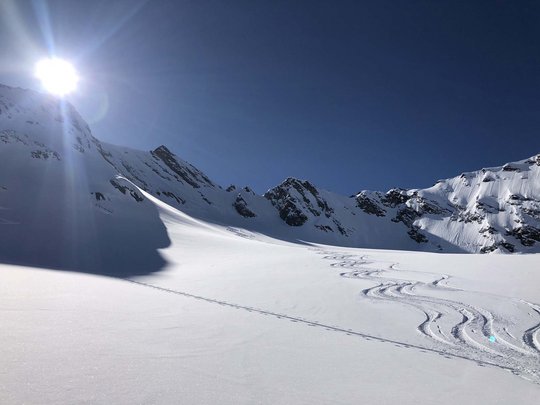 Backcountry skiing near Vent: start directly from our hotel Sunny mountain with fresh ski tracks in the snow
